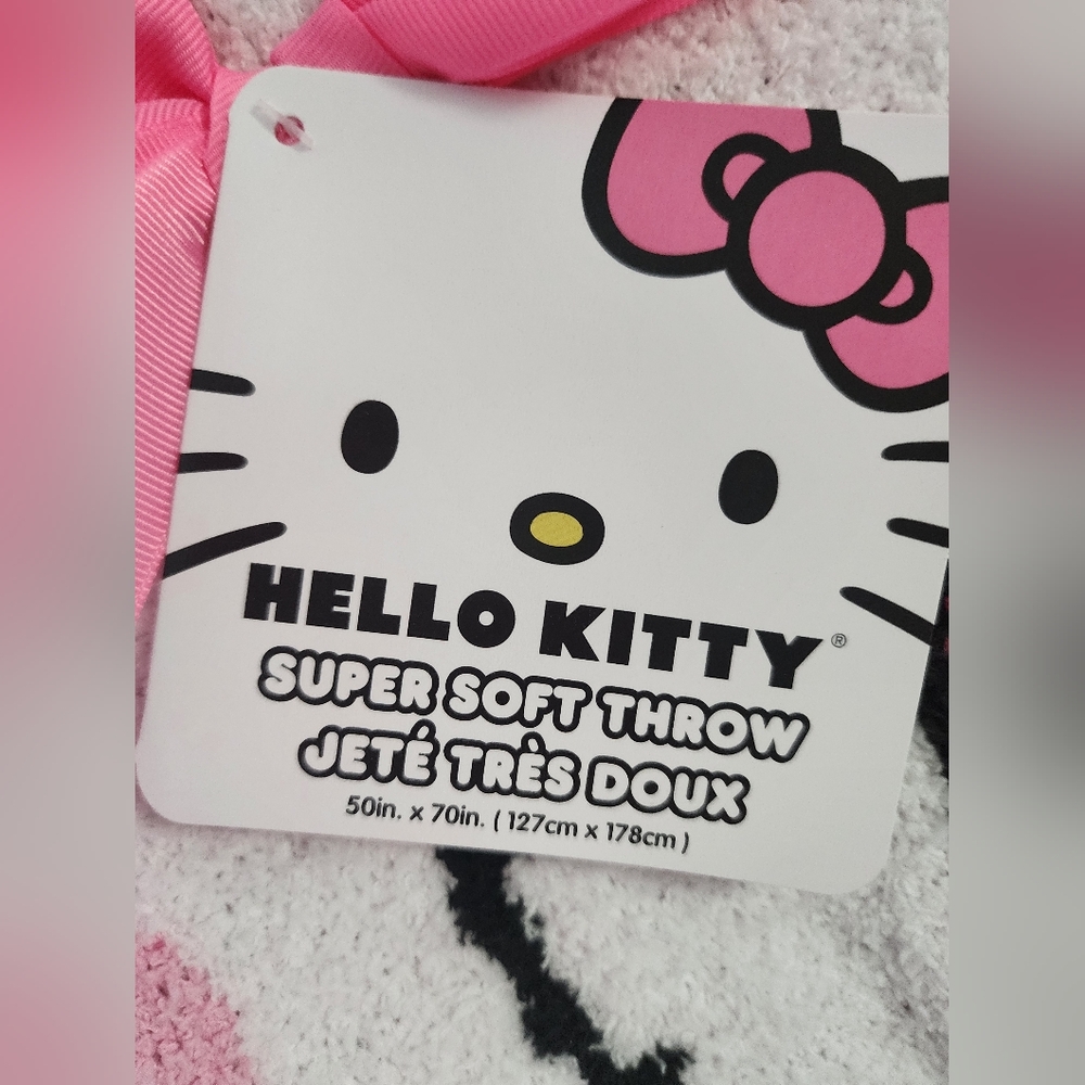 Hello Kitty throw - Picture 3 of 5